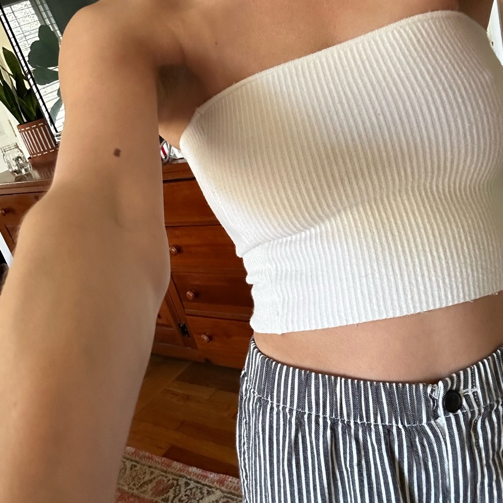Knit Ribbed Tube Top - Picture 4 of 7